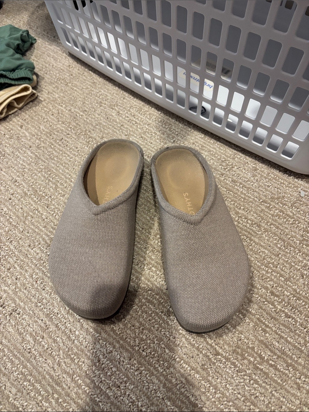 Rothys clog